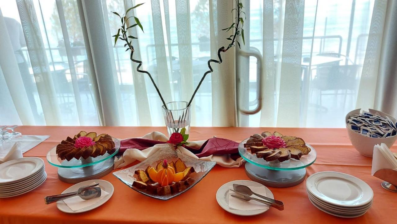 Hotel New York Vlorë Esterno foto