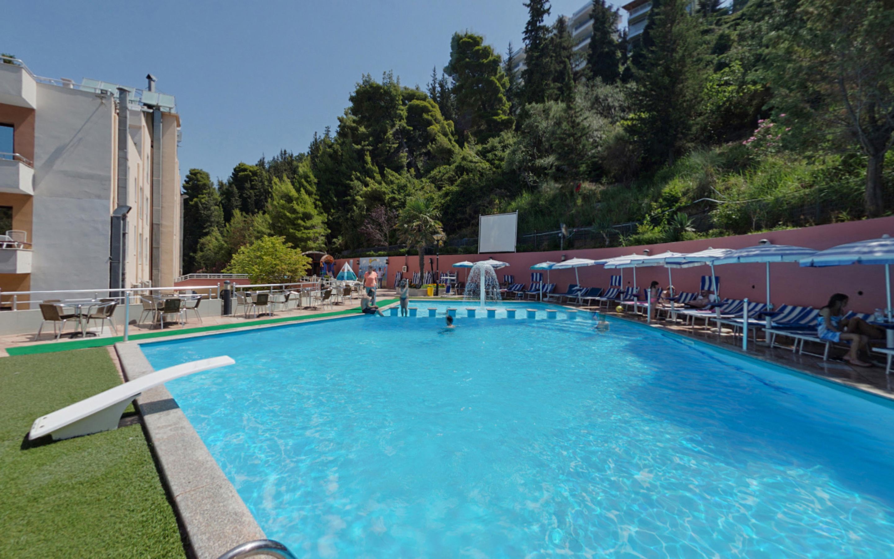 Hotel New York Vlorë Esterno foto