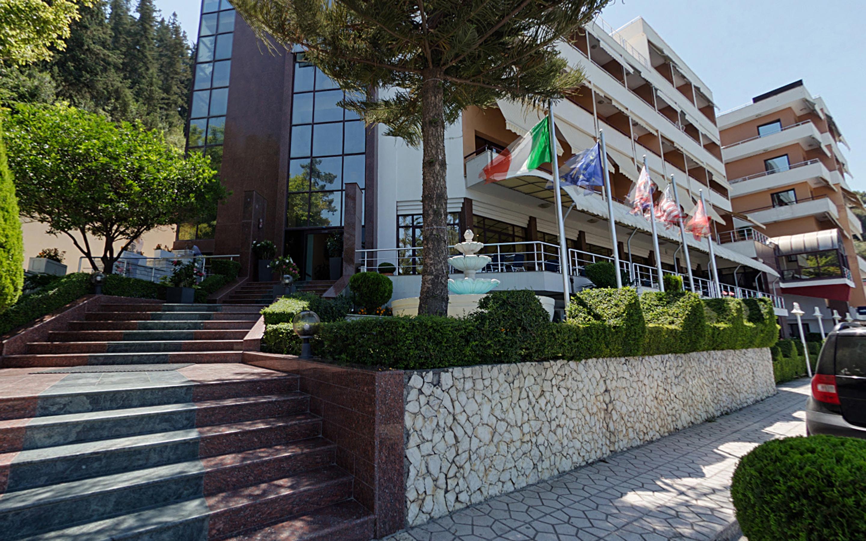 Hotel New York Vlorë Esterno foto
