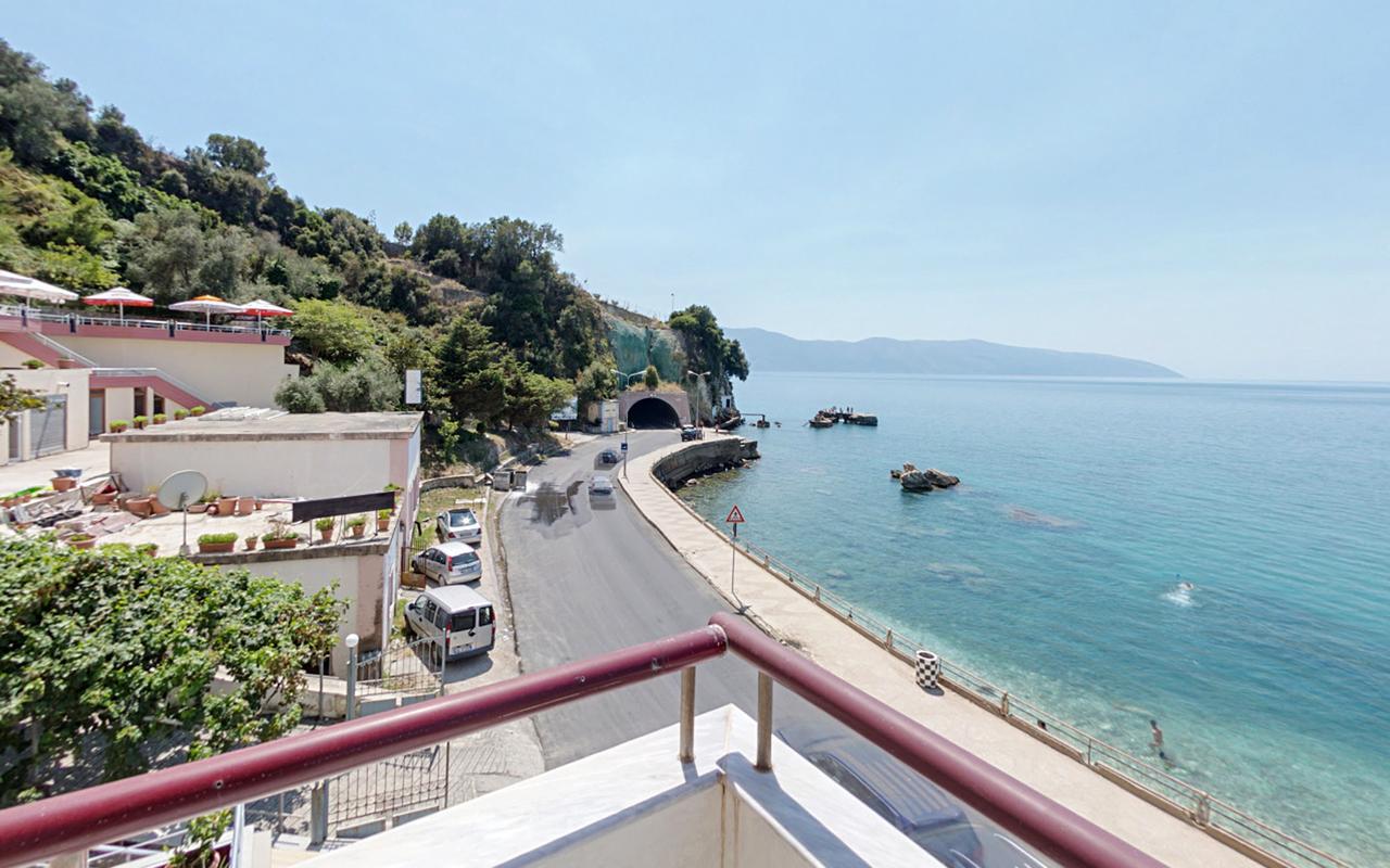 Hotel New York Vlorë Esterno foto